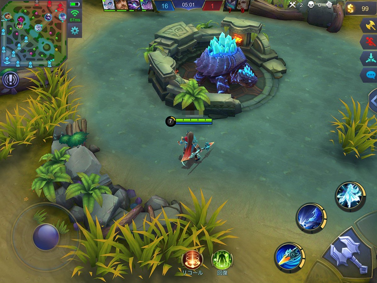 「モバイル・レジェンド」左手で移動をして右手で攻撃やスキル発動といった簡単操作で爽快バトル!